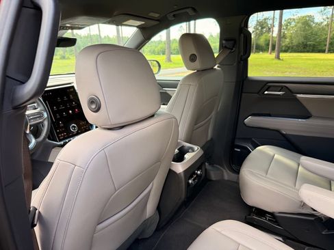 Used 2026 GMC Acadia Elevation w/ Elevation Premium Package FWD image 24