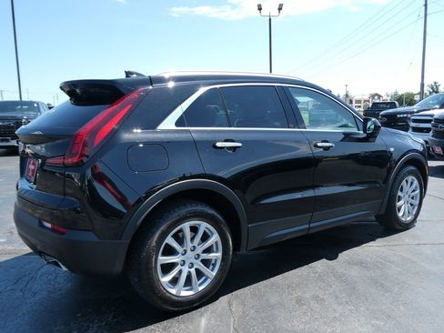 Certified 2019 Cadillac XT4 Luxury w/ Cold Weather Package FWD image 5