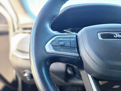 Used 2022 Jeep Compass Limited image 23