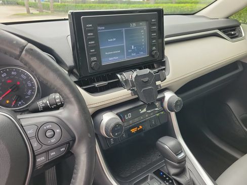 Used 2019 Toyota RAV4 XLE Premium w/ Cold Weather Package FWD image 24