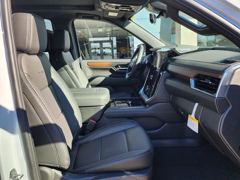 New 2026 GMC Yukon Denali w/ Denali Reserve Package image 47