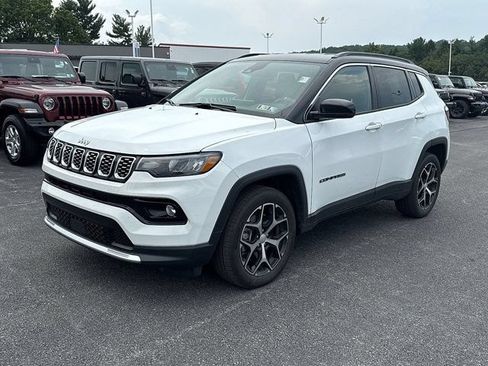 Certified 2024 Jeep Compass Limited AWD/4WD image 3