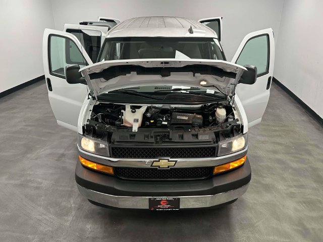Used 2018 Chevrolet Express 2500 LT w/ LT Preferred Equipment Group RWD image 13