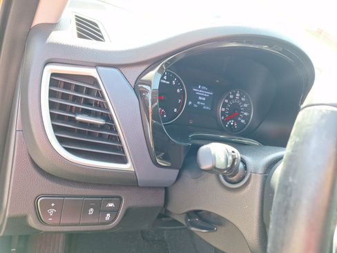 Used 2023 Kia Seltos S image 17