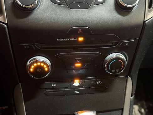 Used 2015 Ford Edge SE image 22