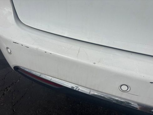 Used 2023 Chrysler Pacifica Touring-L FWD image 9