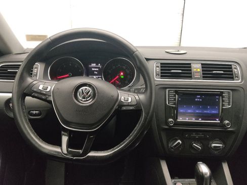 Used 2017 Volkswagen Jetta SE FWD image 22