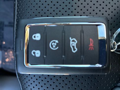 New 2025 Jeep Grand Cherokee Limited w/ Luxury Tech Group II image 22