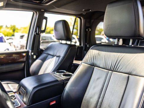 Used 2017 Lincoln Navigator L Select AWD/4WD image 19