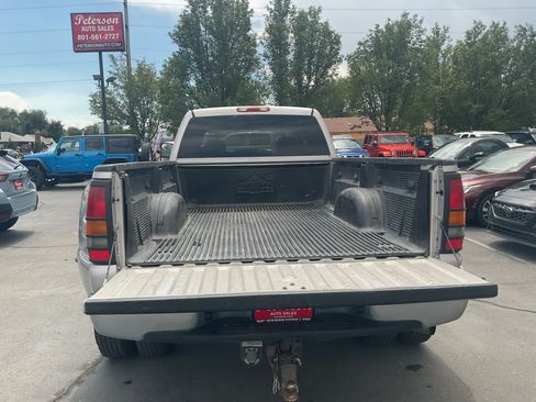 Used 2006 Chevrolet Silverado 3500 LT w/ Heavy-Duty Power Package RWD image 9