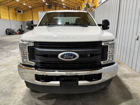 Used 2017 Ford F250 XL w/ Power Equipment Group AWD/4WD image 7