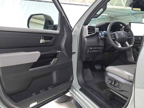 Used 2025 Toyota Tundra Limited image 20