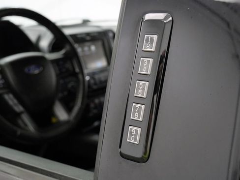 Used 2018 Ford F150 XLT w/ Equipment Group 302A Luxury AWD/4WD image 14