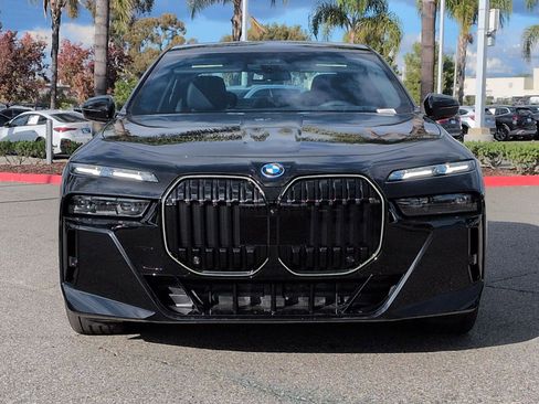 New 2026 BMW 750e xDrive w/ Executive Package image 3