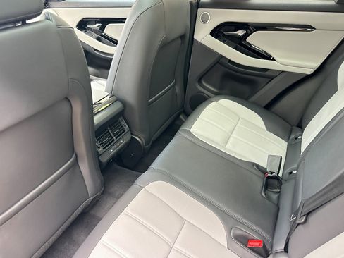 Used 2025 Land Rover Range Rover Evoque Dynamic SE image 12
