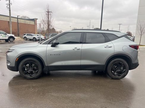Used 2025 Chevrolet Blazer LT w/ Convenience Package image 8