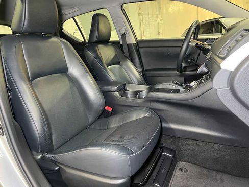 Used 2011 Lexus CT 200h Premium image 13