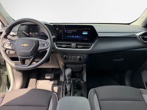 Used 2025 Chevrolet TrailBlazer LS w/ LS Convenience Package AWD/4WD image 15