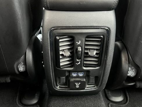Used 2020 Jeep Grand Cherokee Limited AWD/4WD image 36