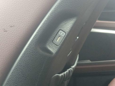 Used 2024 Kia Telluride EX w/ EX Captain's Chair Package FWD image 15
