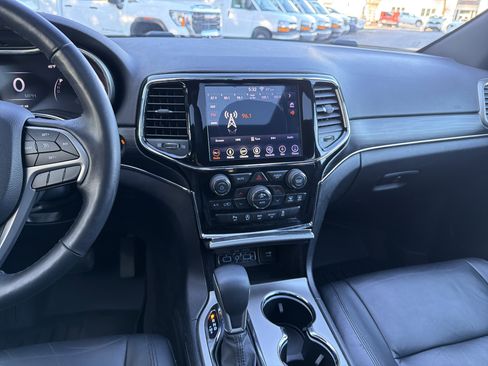 Used 2019 Jeep Grand Cherokee Limited image 30