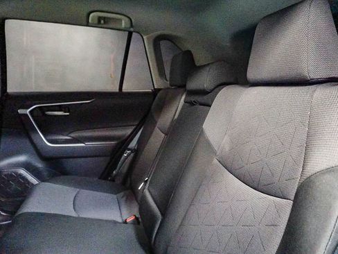 Used 2025 Toyota RAV4 XLE image 19