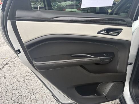 Used 2015 Cadillac SRX Luxury FWD image 13