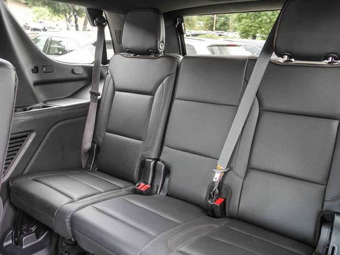 Used 2021 Chevrolet Tahoe High Country RWD image 17