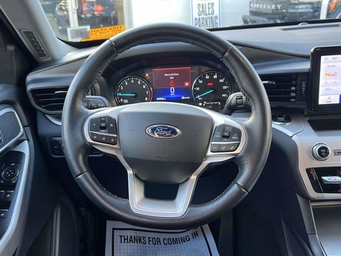 Certified 2022 Ford Explorer XLT image 15