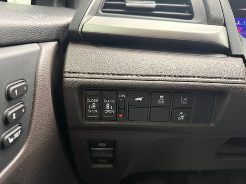 Used 2019 Honda Odyssey EX-L image 16