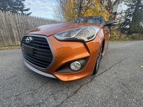 Used 2016 Hyundai Veloster Turbo image 12