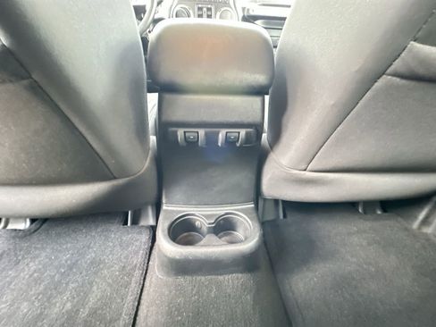 Used 2012 Jeep Wrangler Unlimited Sport AWD/4WD image 17