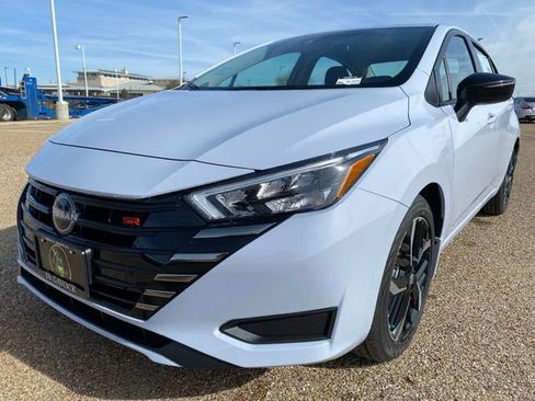 New 2025 Nissan Versa SR w/ Trunk Package image 3