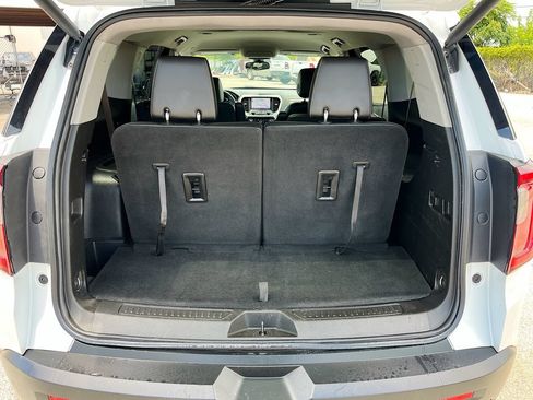 Used 2023 GMC Acadia SLT w/ Elevation Edition FWD image 27