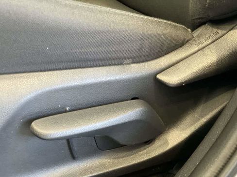 Used 2021 Toyota RAV4 LE AWD/4WD image 15