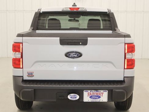 New 2025 Ford Maverick XL image 7