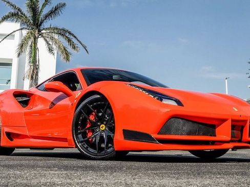 Used 2018 Ferrari 488 GTB image 1