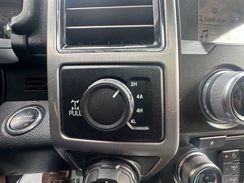 Used 2017 Ford F150 Platinum w/ Technology Package AWD/4WD image 31