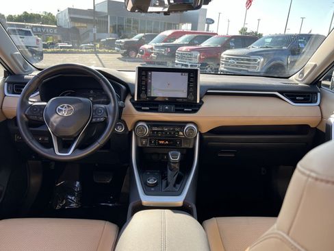 Used 2020 Toyota RAV4 Limited w/ Limited Grade Weather Package AWD/4WD image 23