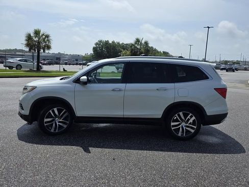 Used 2016 Honda Pilot Touring image 42