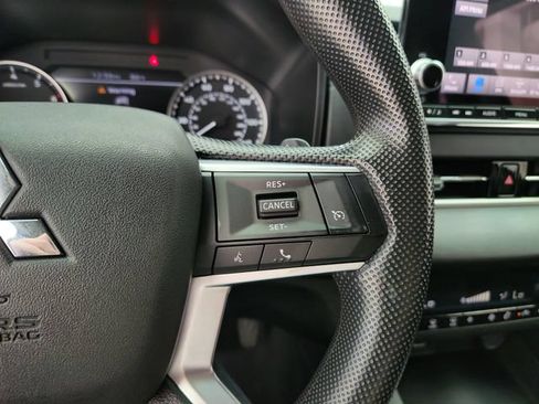 Used 2024 Mitsubishi Outlander ES AWD/4WD image 19