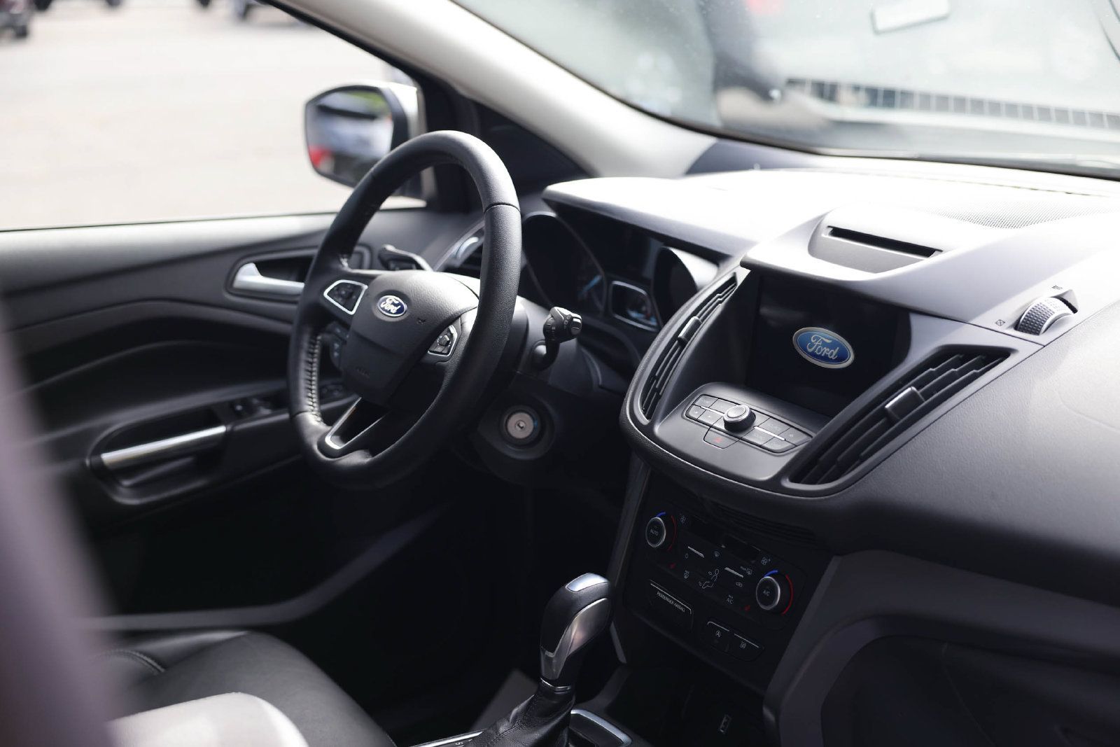 Certified 2018 Ford Escape SEL w/ Ford Safe & Smart Package AWD/4WD image 10