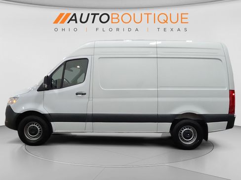 Used 2025 Mercedes-Benz Sprinter 2500 image 2