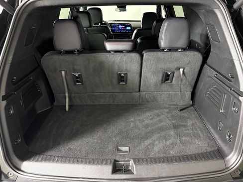 Used 2025 Chevrolet Traverse Z71 AWD/4WD image 38