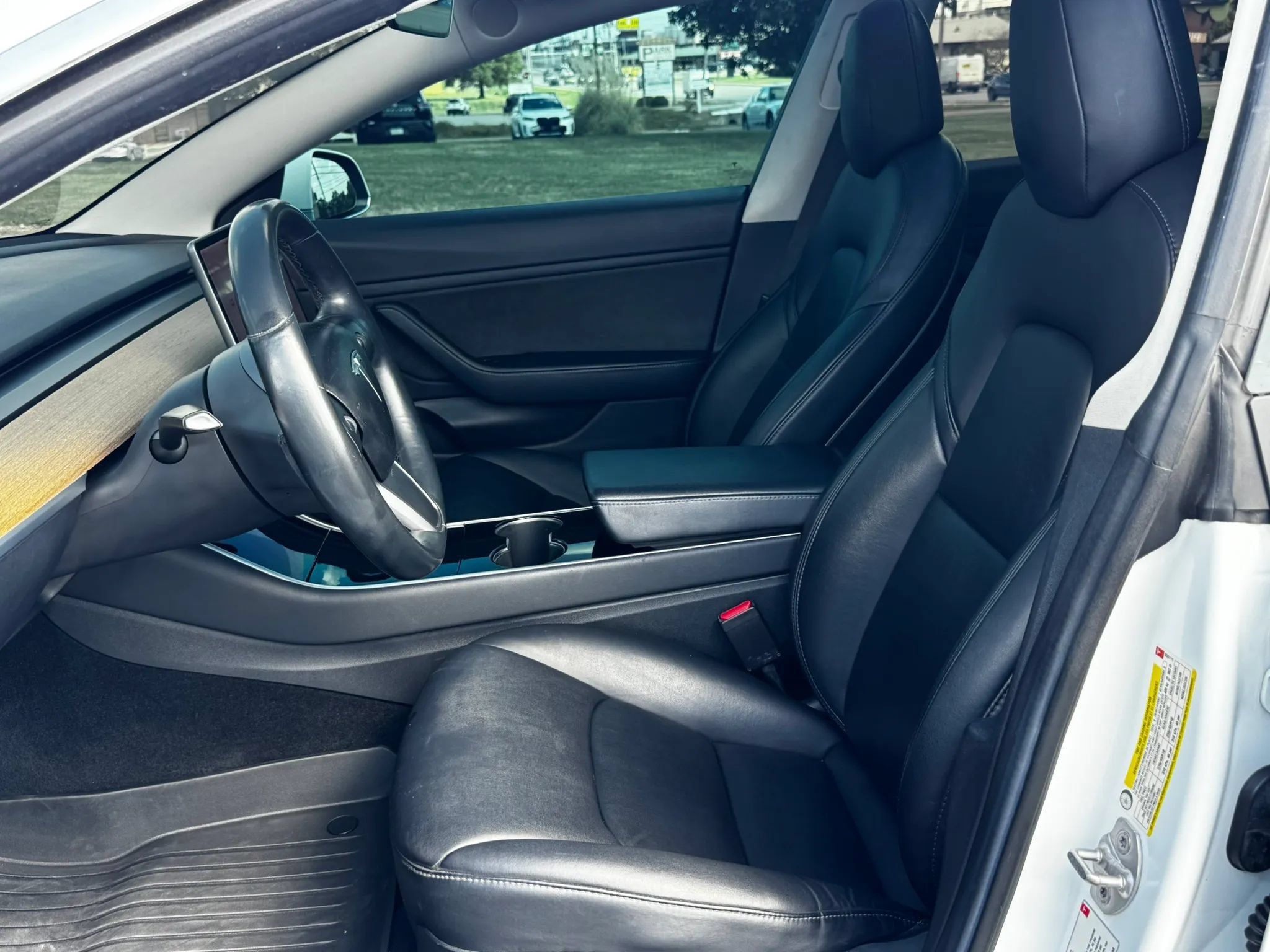 Used 2018 Tesla Model 3 Long Range RWD image 4