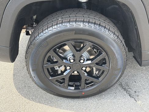 New 2026 Jeep Grand Cherokee Altitude AWD/4WD image 21