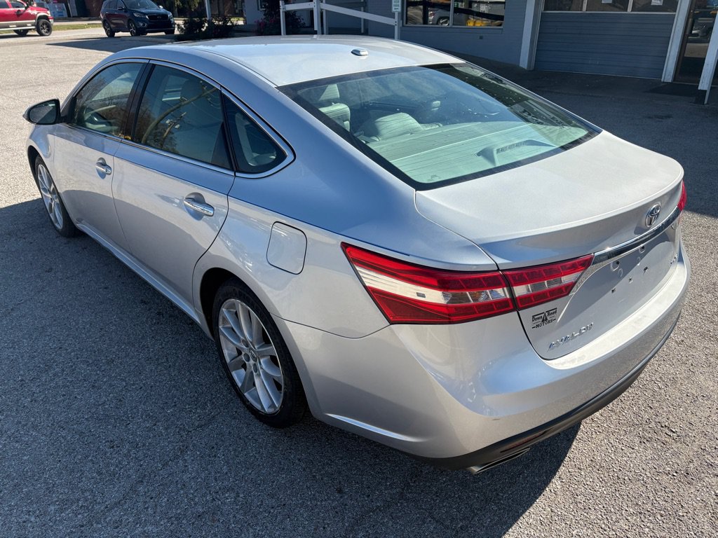 Used 2013 Toyota Avalon XLE Touring FWD image 6