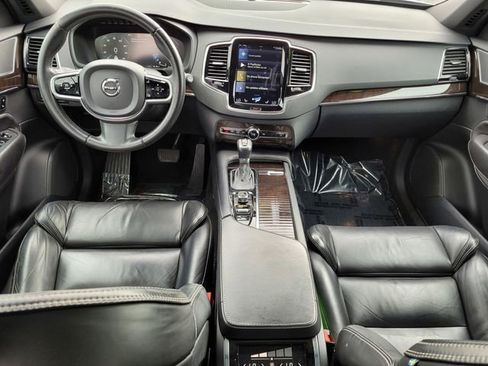 Used 2017 Volvo XC90 T6 Momentum w/ Vision Package image 15
