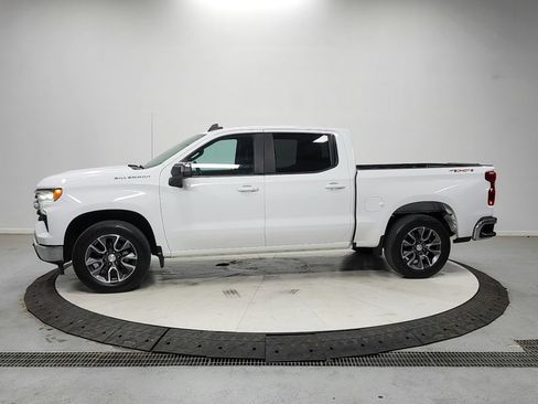 Used 2022 Chevrolet Silverado 1500 LT AWD/4WD image 4