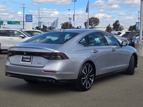 Used 2025 Honda Accord Touring image 7
